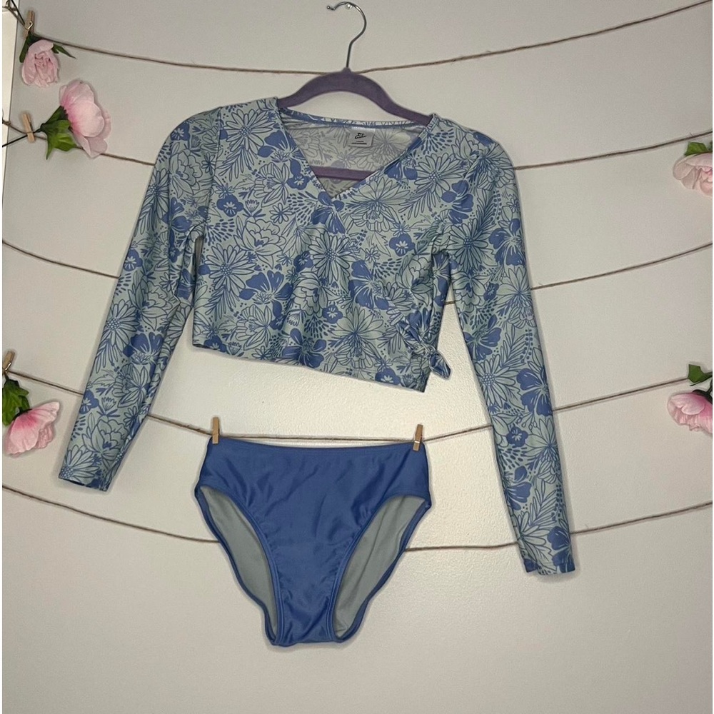 Blue/ green floral swimsuit for this summer fun